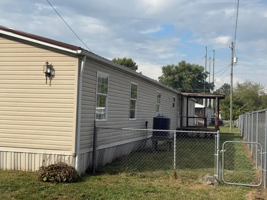 900 Charles Street, Logan, OH 43138 - Image #3