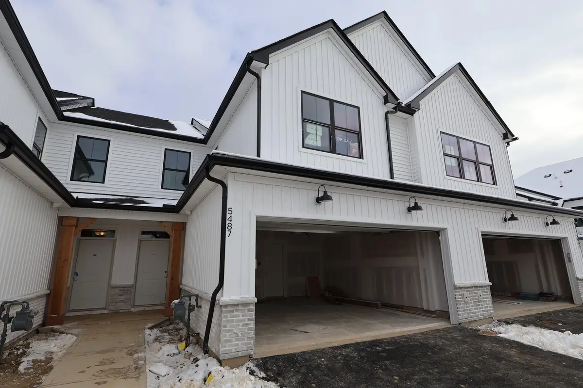 5487 Fawnsbury Court, Powell, OH 43065 - Image #1