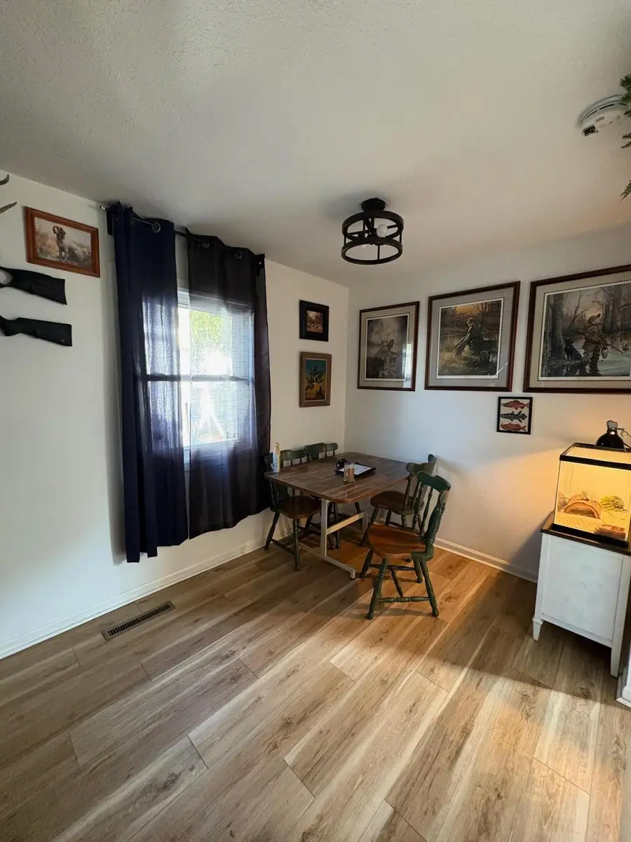 5246 Eisenhower Road, Columbus, OH 43229 - Image #3