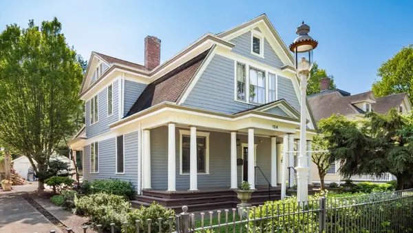 124 S Pearl Street, Granville, OH 43023