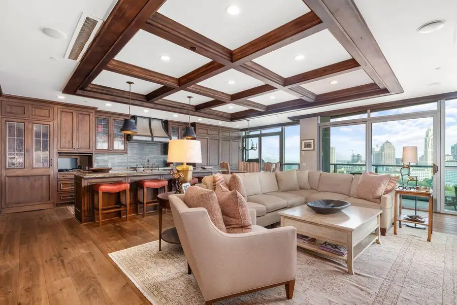 1 Miranova Place, Columbus, OH 43215 - Image #2