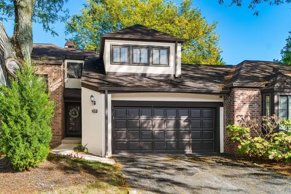 210 Saint Antoine Drive, Worthington, OH 43085