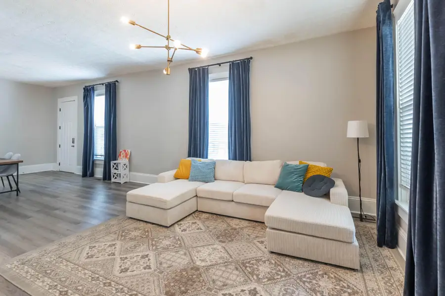 154 E High Street, London, OH 43140 - Image #2