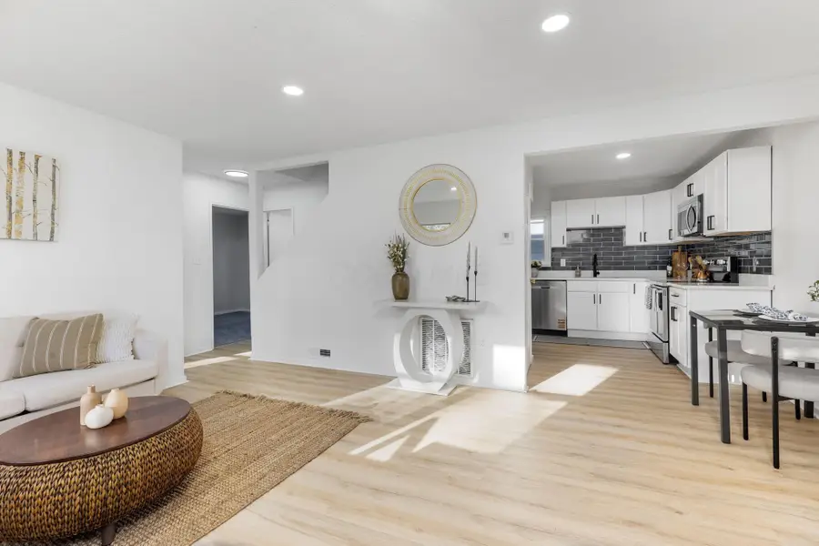 855 Dimson Drive E, Columbus, OH 43213 - Image #3