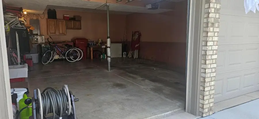 1084 Wesley Drive, London, OH 43140 - Image #2