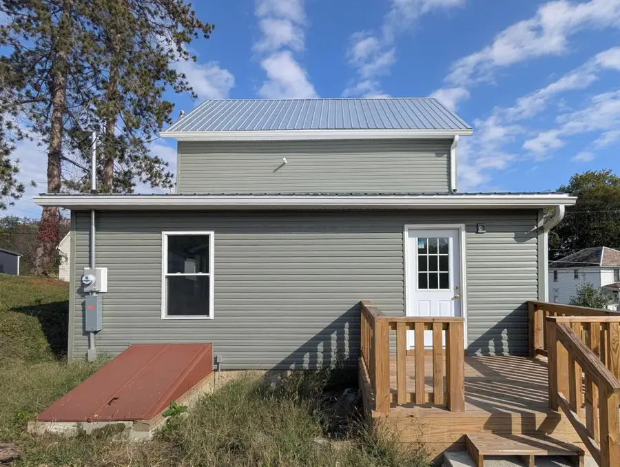 551 W Brown Street, New Lexington, OH 43764 - Image #2