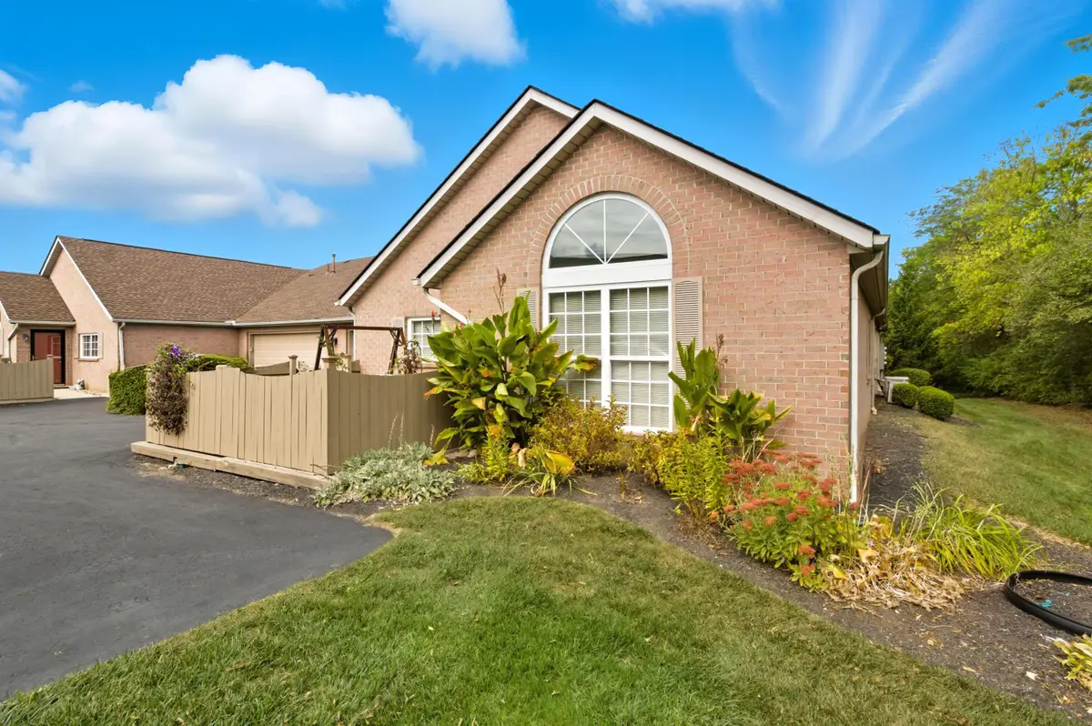 1962 N Farmbrook Creek N, Grove City, OH 43123 - Image #1