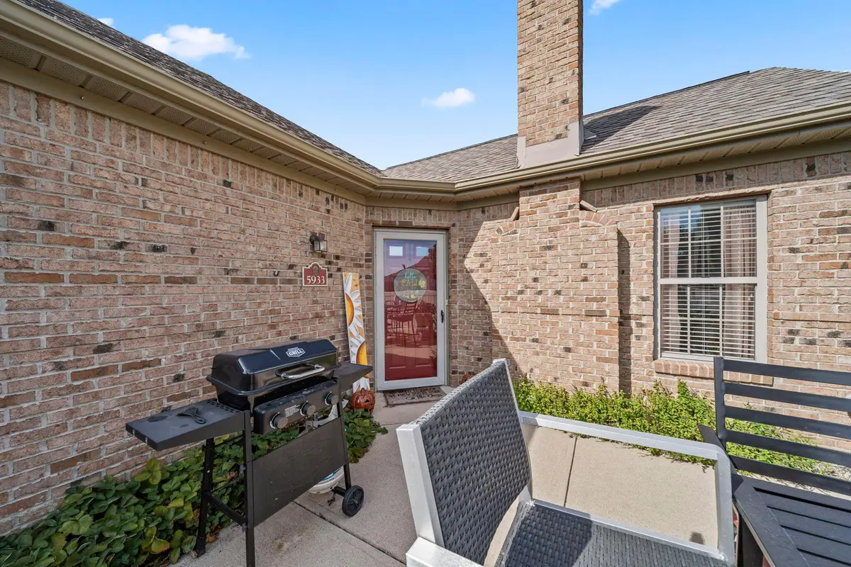 5933 Landings Pond Place, Grove City, OH 43123 - Image #1