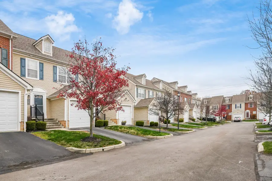6482 Ash Rock Circle, Westerville, OH 43081 - Image #2