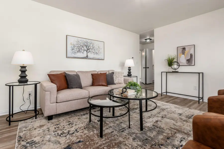 7025 Iris Drive, Grove City, OH 43123 - Image #2