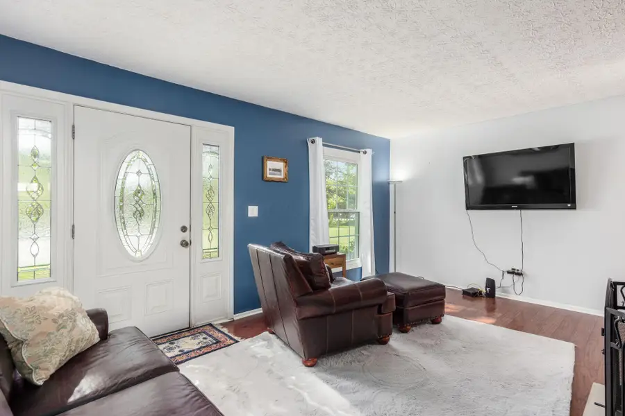 452 Pamlico Street, Columbus, OH 43228 - Image #3