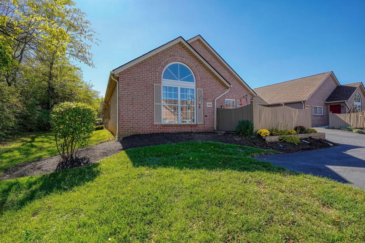 1948 S Farmbrook Creek S, Grove City, OH 43123 - Image #1