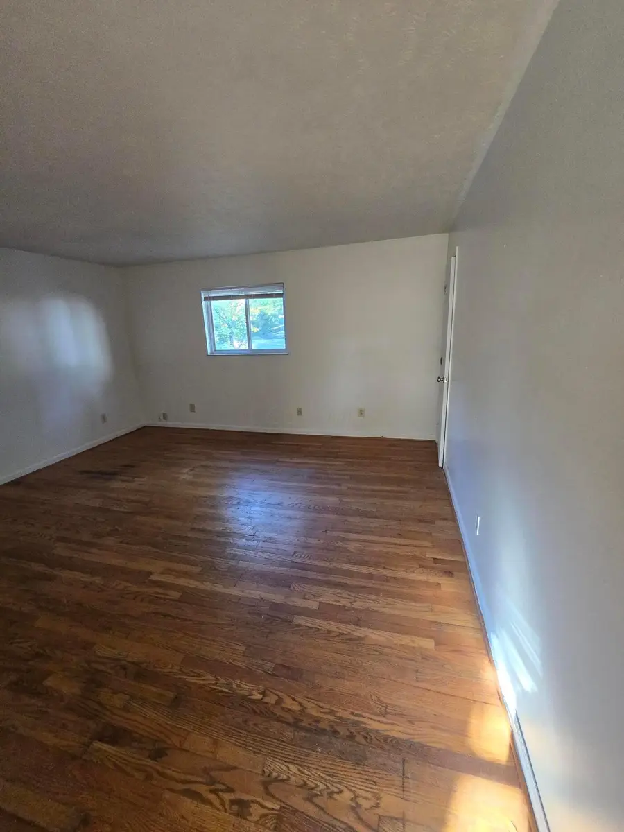 497 E Oakland Avenue, Columbus, OH 43202 - Image #2