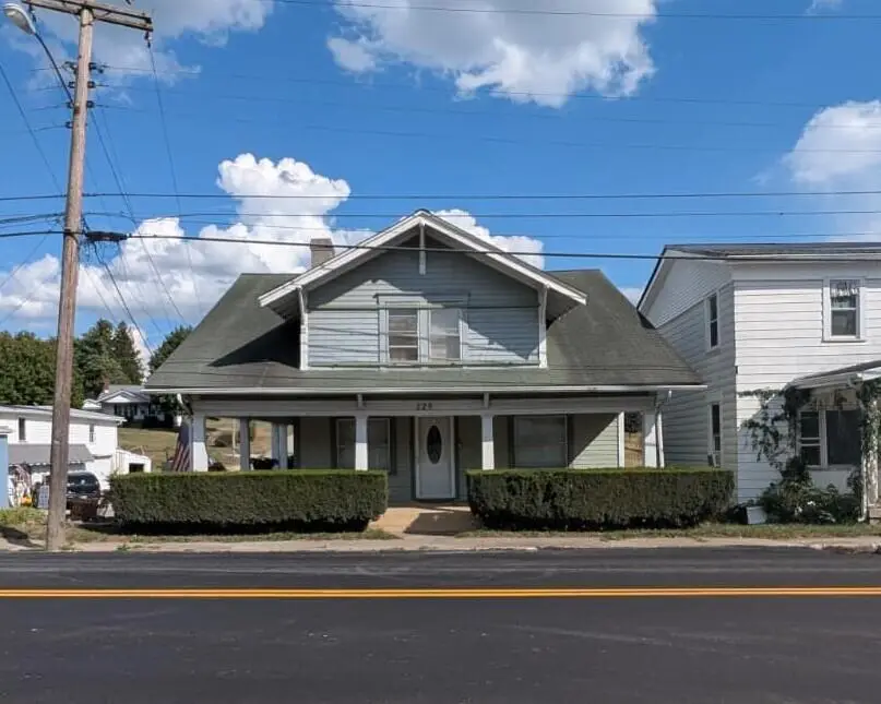 329 S Chestnut Street, Barnesville, OH 43713 - Image #1