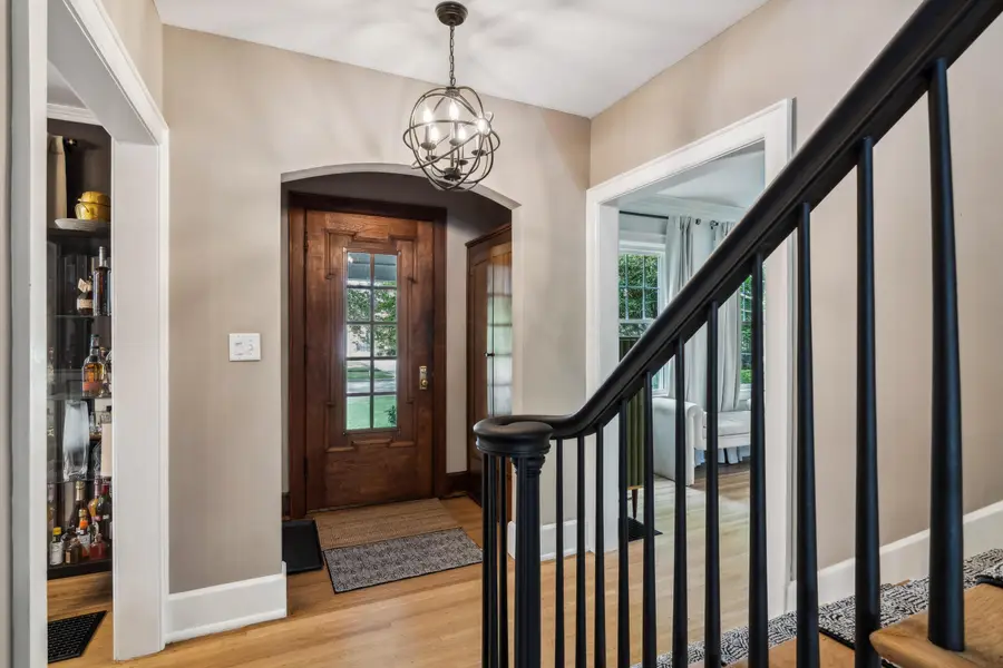 2564 Sherwood Road, Columbus, OH 43209 - Image #2