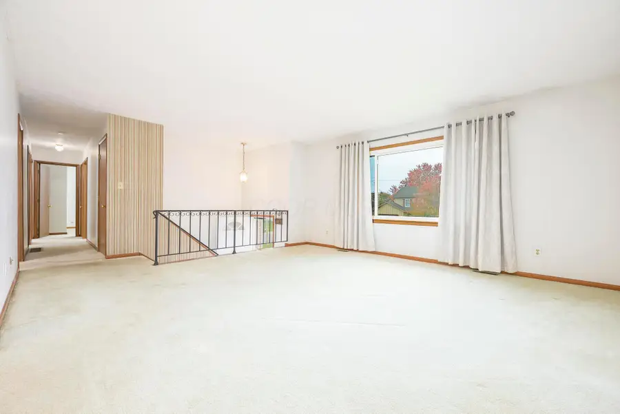 512 Newford Drive, Bellefontaine, OH 43311 - Image #2