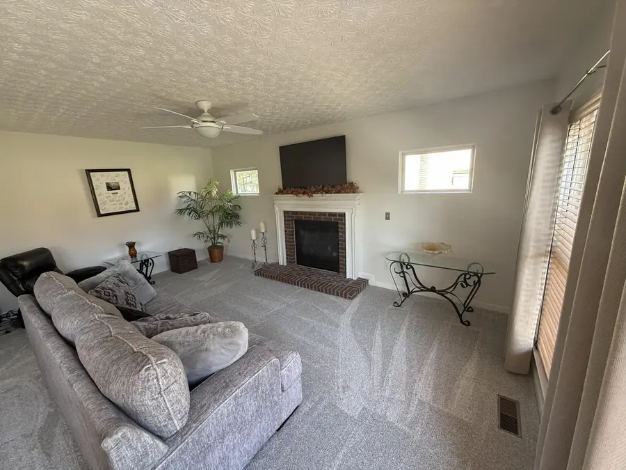 2230 Seton Drive, Lewis Center, OH 43035 - Image #2