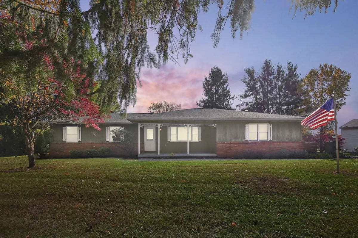 94 Glenn Drive Sw, Pataskala, OH 43062 - Image #1