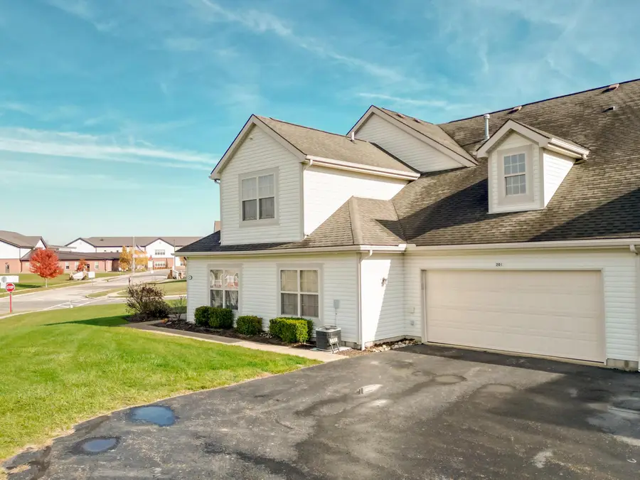 201 Willow Trail Drive, Johnstown, OH 43031 - Image #2