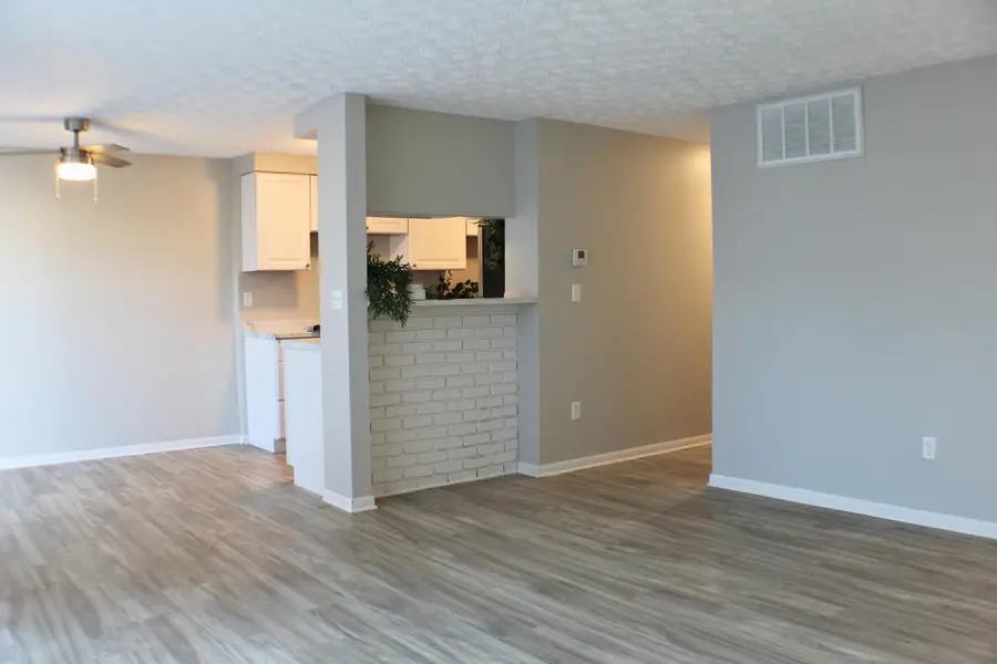 2472 Nassau Drive, Columbus, OH 43232 - Image #2