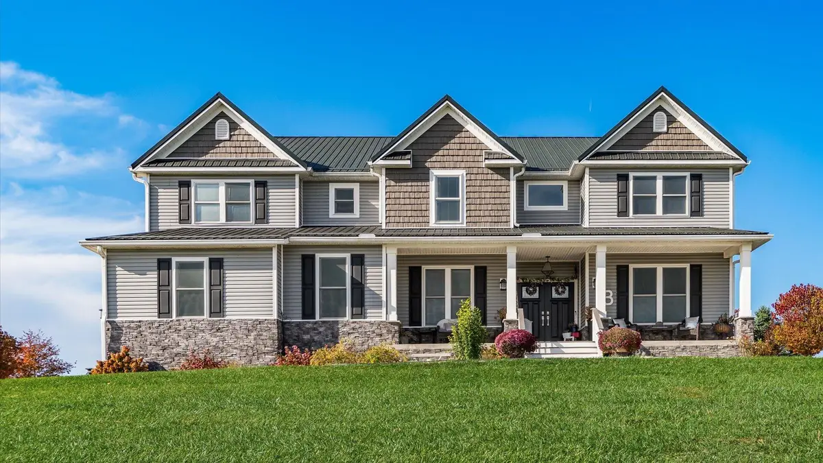 90 Louella Drive, Hebron, OH 43025 - Image #1