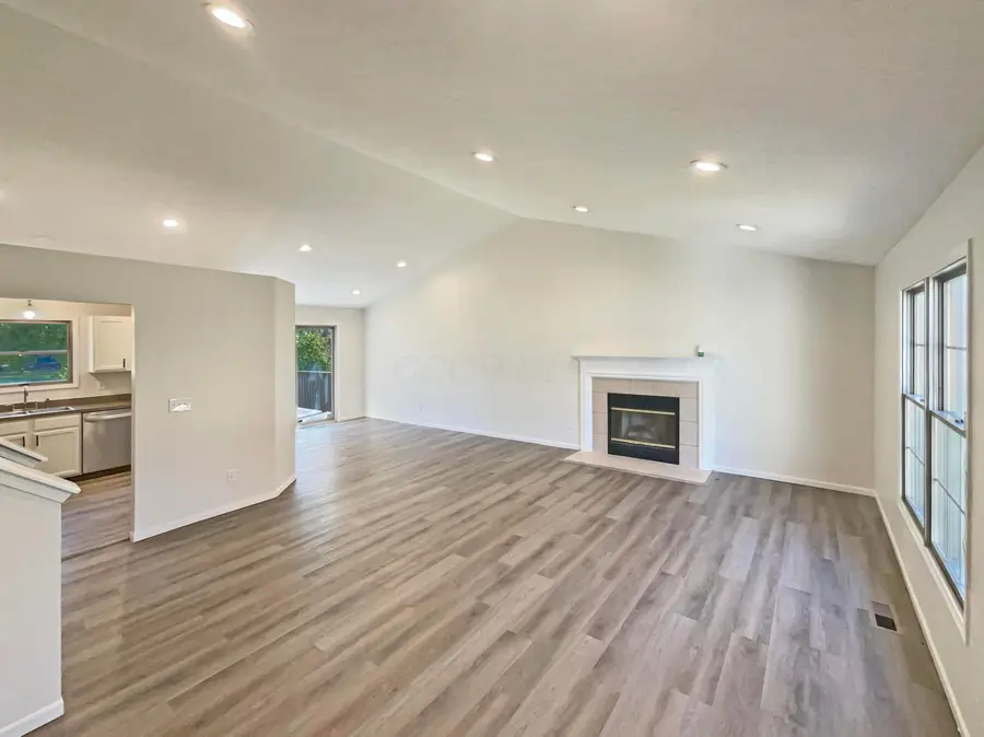 3100 Westaire Court, Columbus, OH 43232 - Image #2