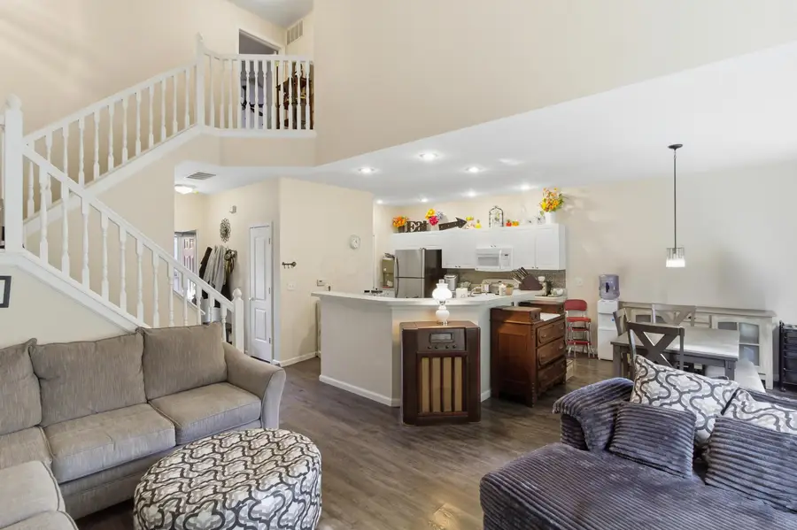 810 Mystic Pointe Drive, Lewis Center, OH 43035 - Image #3