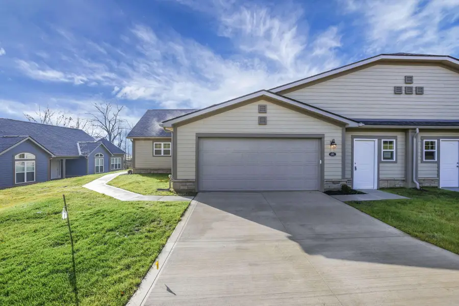 681 Woods Edge Lane, Newark, OH 43055 - Image #2