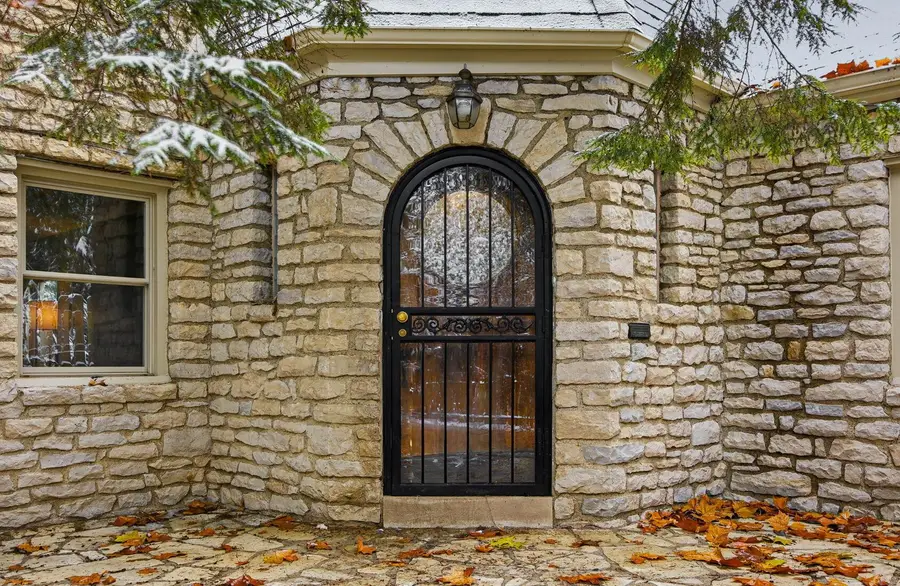 440 N Nelson Road, Columbus, OH 43219 - Image #2