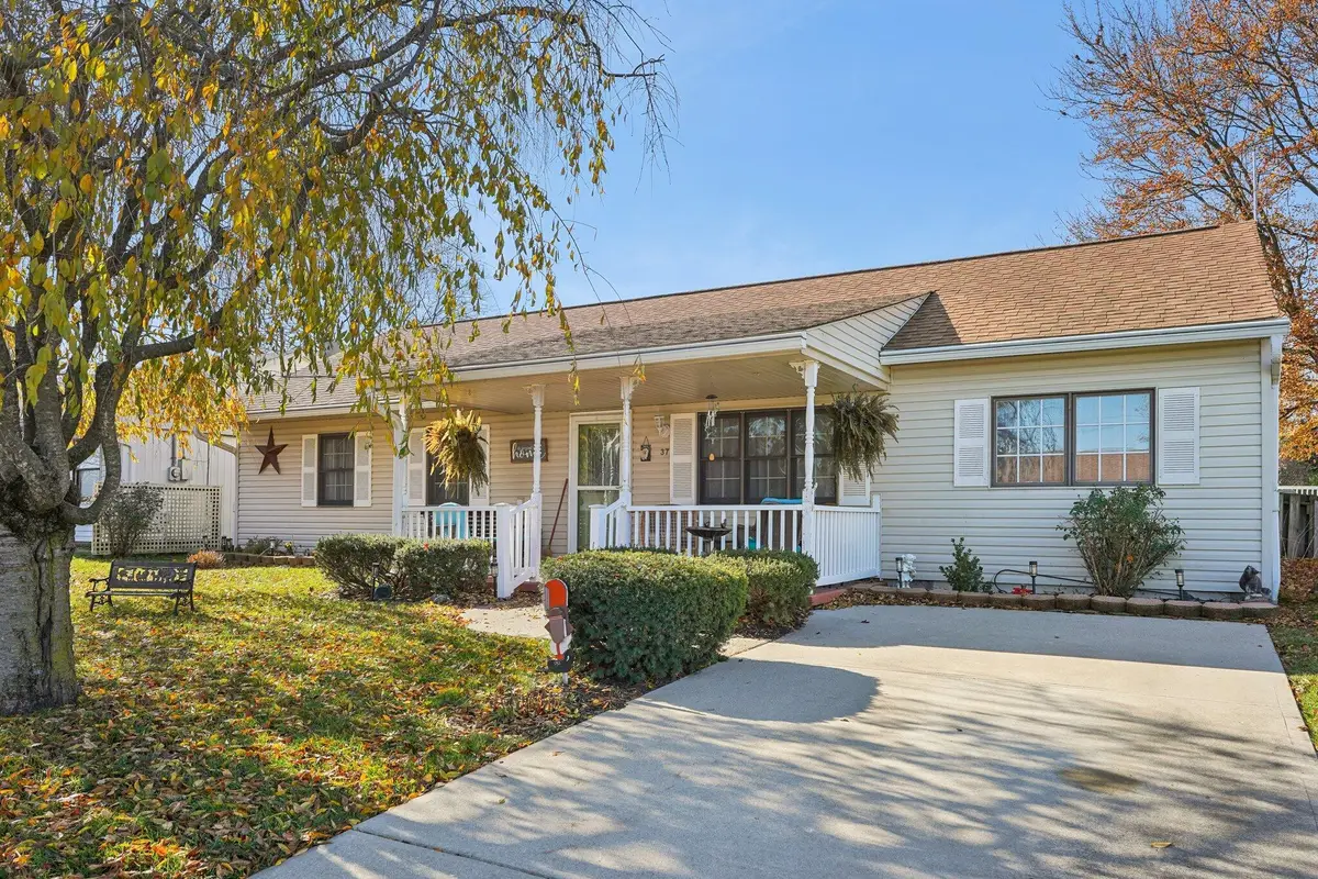 37 Birchwood Drive, London, OH 43140 - Image #1