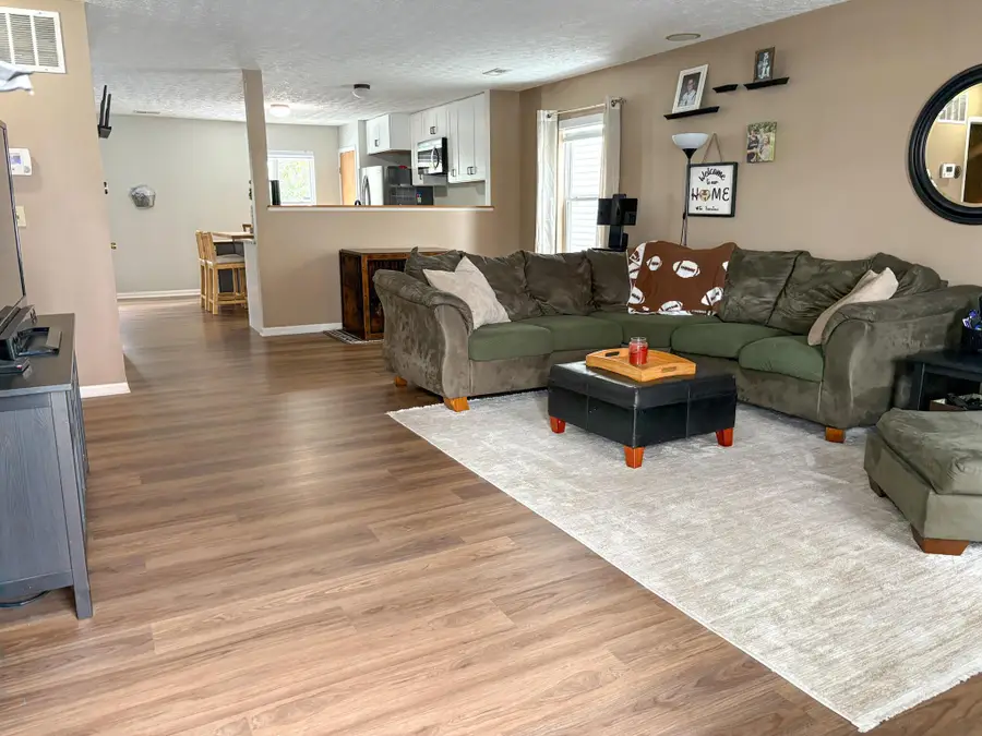 481 Wellsleyglen Drive, Columbus, OH 43207 - Image #3