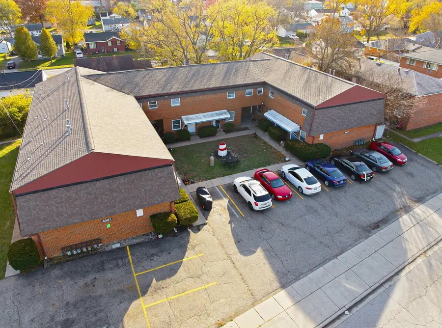 4637 Hilton Avenue, Columbus, OH 43228 - Image #2