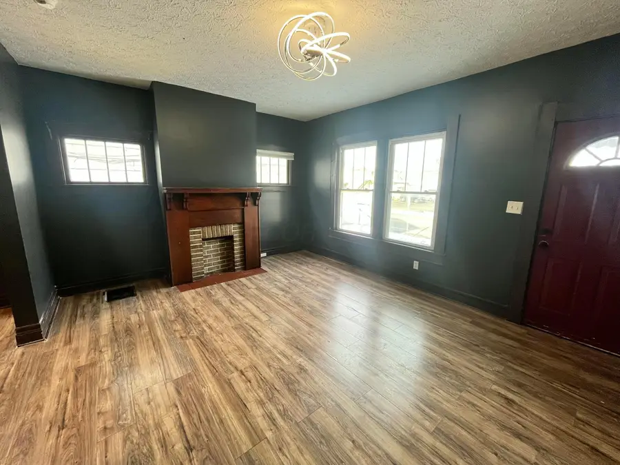 2715 Sullivant Avenue, Columbus, OH 43204 - Image #3