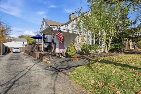 238 W Henderson Road, Columbus, OH 43214