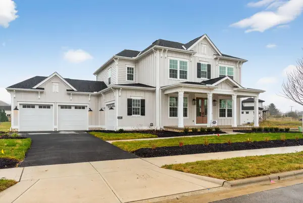 3290 Briarwood Lane, Lewis Center, OH 43035