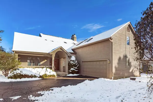 1307 Lakeside Court, Worthington, OH 43085