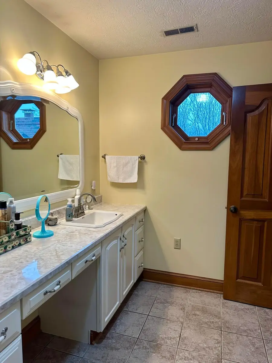 42 Yaples Orchard Drive, Chillicothe, OH 45601 - Image #3