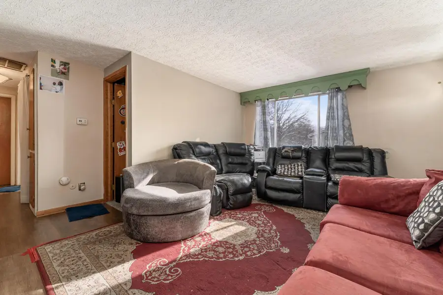 3830 Charbonnett Court, Columbus, OH 43232 - Image #3