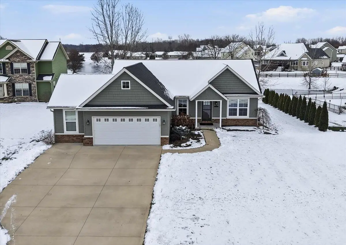 42 Fieldcrest Drive, Centerburg, OH 43011 - Image #1