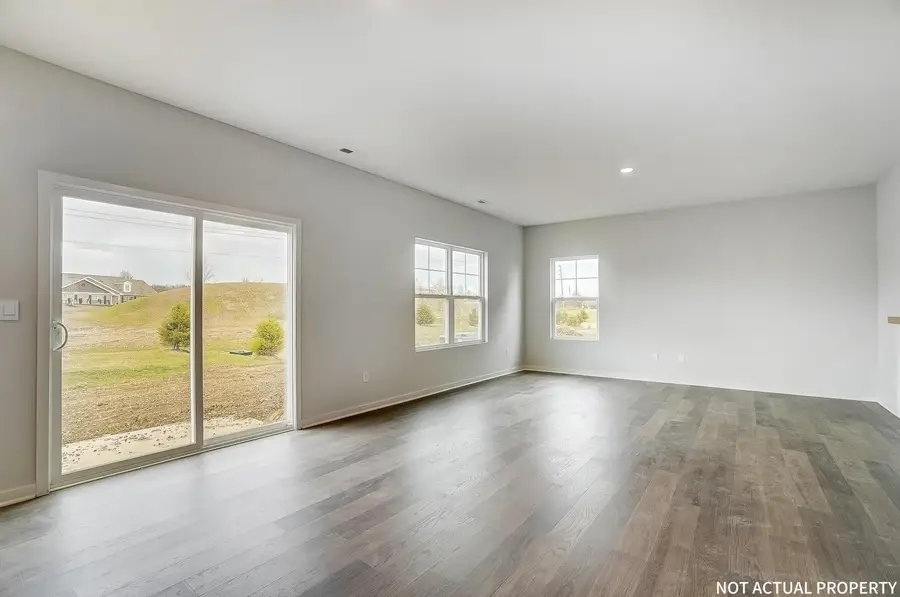 113 Vine Grove Drive, Circleville, OH 43113 - Image #2