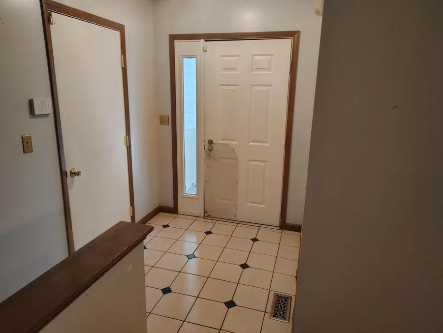 4531 White Leaf Way, Columbus, OH 43228 - #3