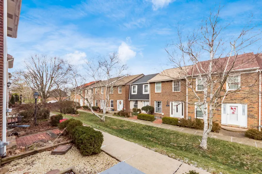 634 Dlyn Street, Columbus, OH 43228 - Image #2