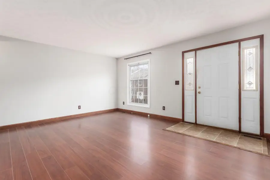 634 Dlyn Street, Columbus, OH 43228 - Image #3