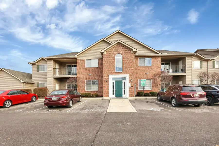 8061 Cranes Crossing Drive, Lewis Center, OH 43035 - Image #2