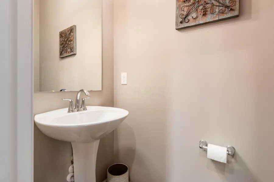 1 Hemingway Avenue, Ashville, OH 43103 - Image #3