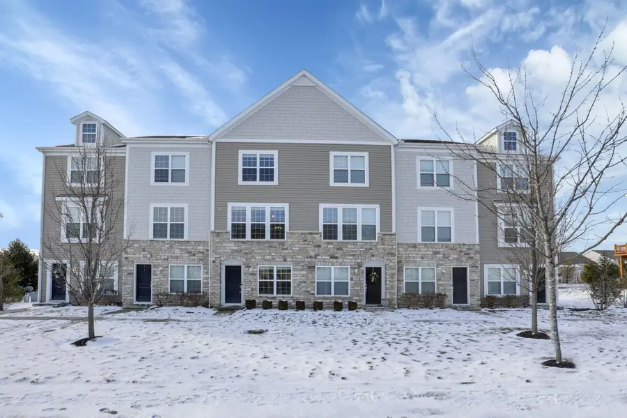 232 Autumn Ridge Circle, Pickerington, OH 43147 - Image #2