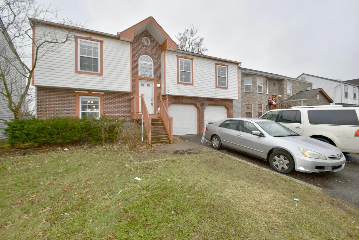 2243 Golden Leaf Lane, Columbus, OH 43223 - Image #1