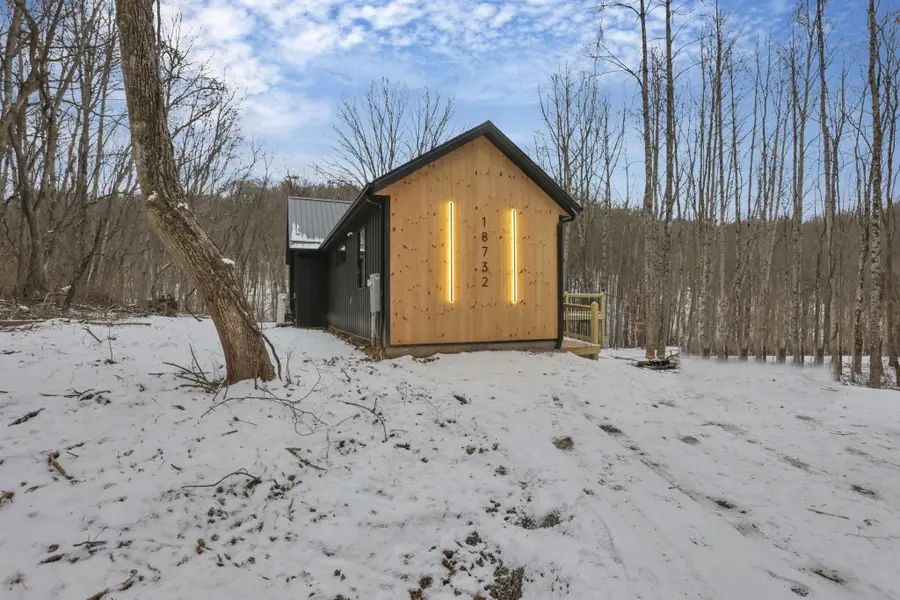 18732 Thad Hall Road, Laurelville, OH 43135 - Image #2