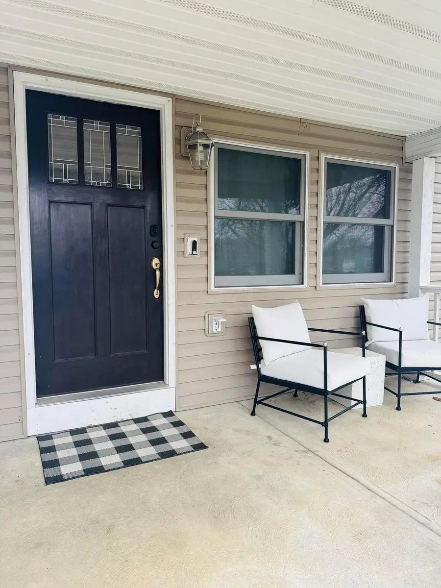 65 Putnam Avenue, West Jefferson, OH 43162 - Image #2