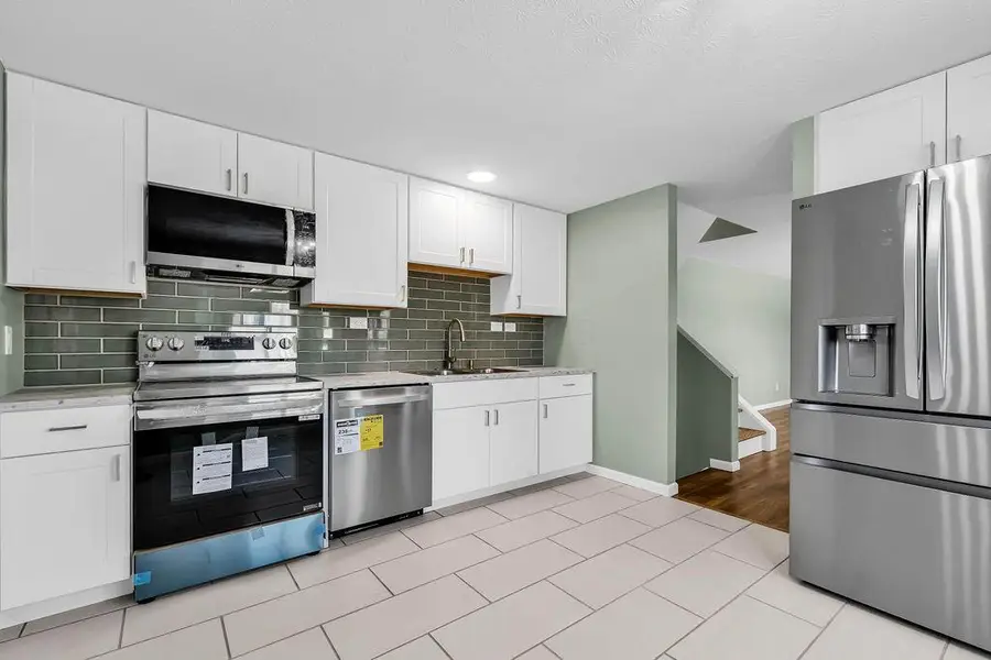 1451 Chesterton Square S, Columbus, OH 43229 - Image #2